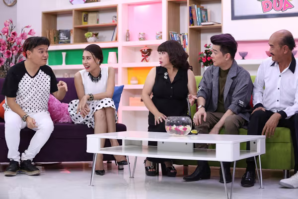 Hợp sức cùng Khả Như - Thanh Duy, Trịnh Tú Trung chọc cười khán giả ảnh 7 Hợp sức cùng Khả Như - Thanh Duy, Trịnh Tú Trung chọc cười khán giả ảnh 7