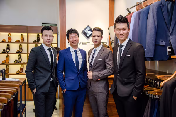 Siêu mẫu Phan Hà Phương chúc mừng "bà trùm" Hạ Vy khai trương cửa hàng mới ảnh 9