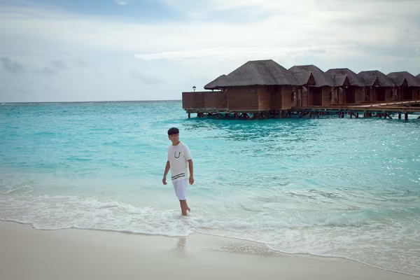 "Táo quân" Trịnh Tú Trung tận hưởng mùa hè tại thiên đường ở hạ giới ảnh 1 "Táo quân" Trịnh Tú Trung tận hưởng mùa hè tại thiên đường ở hạ giới ảnh 1