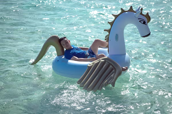 "Táo quân" Trịnh Tú Trung tận hưởng mùa hè tại thiên đường ở hạ giới ảnh 5 "Táo quân" Trịnh Tú Trung tận hưởng mùa hè tại thiên đường ở hạ giới ảnh 5