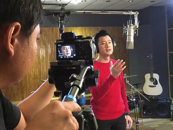 Quang Dũng thổn thức hát "Mãi mãi bên em" ảnh 5 Quang Dũng thổn thức hát "Mãi mãi bên em" ảnh 5