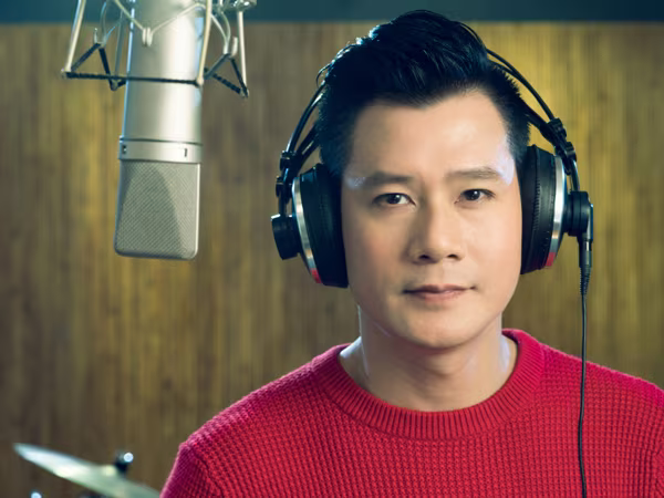 Quang Dũng thổn thức hát "Mãi mãi bên em" ảnh 3 Quang Dũng thổn thức hát "Mãi mãi bên em" ảnh 3