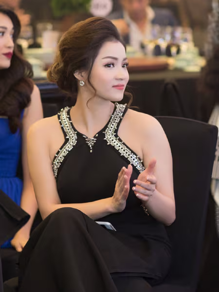 Thuỷ "Top" tái xuất khoe đường cong cực gợi cảm ảnh 5