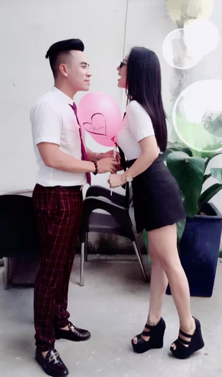 Ca sĩ Anh Trường hạnh phúc bên "bà ngoại hot girl" Hương Bella ảnh 9 Ca sĩ Anh Trường hạnh phúc bên "bà ngoại hot girl" Hương Bella ảnh 9