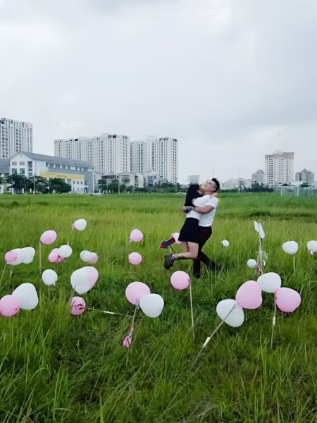 Ca sĩ Anh Trường hạnh phúc bên "bà ngoại hot girl" Hương Bella ảnh 3 Ca sĩ Anh Trường hạnh phúc bên "bà ngoại hot girl" Hương Bella ảnh 3