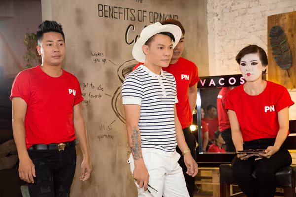 Diễn viên Lê Khánh "chặt chém" chuyên gia trang điểm Phúc Nghĩa ảnh 1 Diễn viên Lê Khánh "chặt chém" chuyên gia trang điểm Phúc Nghĩa ảnh 1