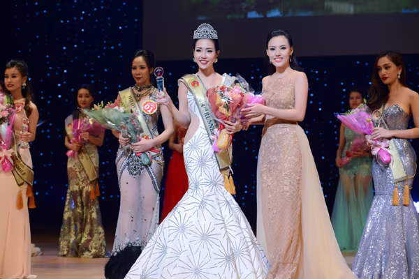 Lê Thanh Thúy đăng quang Hoa hậu Doanh nhân người Việt châu Á 2016 ảnh 8 Lê Thanh Thúy đăng quang Hoa hậu Doanh nhân người Việt châu Á 2016 ảnh 8