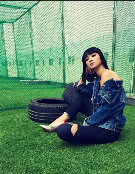 Bất ngờ với vòng eo siêu mỏng của bà mẹ 3 con - siêu mẫu Hạ Vy ảnh 3 Bất ngờ với vòng eo siêu mỏng của bà mẹ 3 con - siêu mẫu Hạ Vy ảnh 3