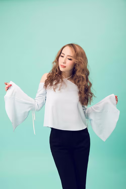 Sốt với hình ảnh "cá sấu chúa" Quỳnh Nga búi tóc như Na Tra ảnh 6 Sốt với hình ảnh "cá sấu chúa" Quỳnh Nga búi tóc như Na Tra ảnh 6