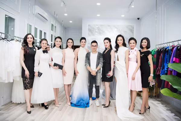 "Cô gái vàng" của Hoa hậu Việt Nam hội ngộ "đàn chị" Huyền My ảnh 2 "Cô gái vàng" của Hoa hậu Việt Nam hội ngộ "đàn chị" Huyền My ảnh 2