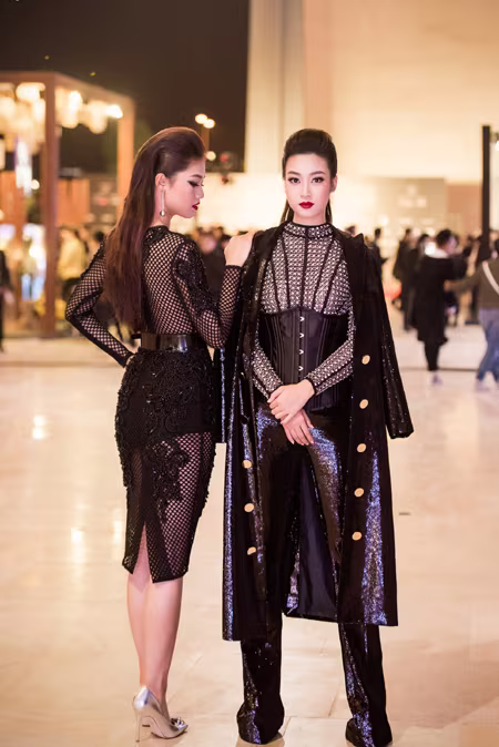 Choáng ngợp với phong cách thời trang ấn tượng của Hoa hậu Mỹ Linh tại VIFW 2016 ảnh 9 Choáng ngợp với phong cách thời trang ấn tượng của Hoa hậu Mỹ Linh tại VIFW 2016 ảnh 9