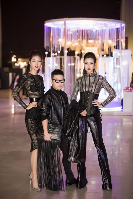 Choáng ngợp với phong cách thời trang ấn tượng của Hoa hậu Mỹ Linh tại VIFW 2016 ảnh 11 Choáng ngợp với phong cách thời trang ấn tượng của Hoa hậu Mỹ Linh tại VIFW 2016 ảnh 11