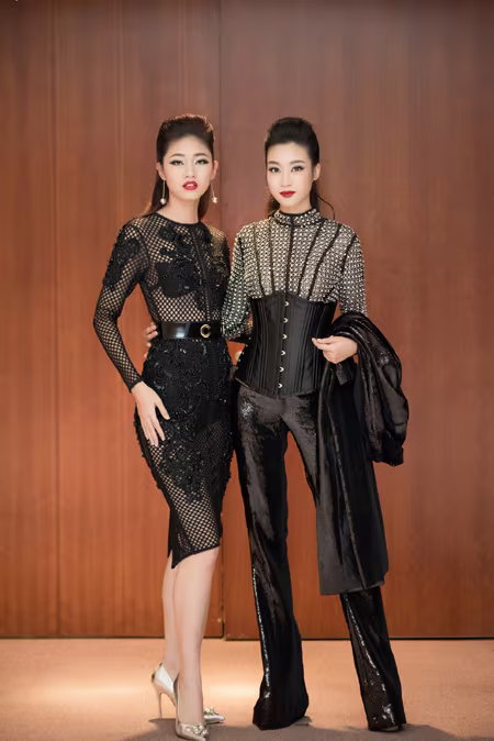 Choáng ngợp với phong cách thời trang ấn tượng của Hoa hậu Mỹ Linh tại VIFW 2016 ảnh 2 Choáng ngợp với phong cách thời trang ấn tượng của Hoa hậu Mỹ Linh tại VIFW 2016 ảnh 2