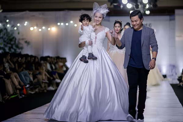 Nữ hoàng sắc đẹp toàn cầu 2016 Ngọc Duyên gợi cảm trên sàn catwalk ảnh 7
