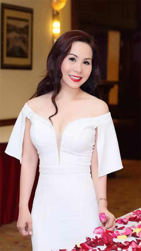 Nữ hoàng doanh nhân Kim Chi đẹp rạng ngời hút ánh nhìn ảnh 1 Nữ hoàng doanh nhân Kim Chi đẹp rạng ngời hút ánh nhìn ảnh 1