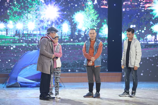 Trịnh Tú Trung mang hit Phan Mạnh Quỳnh vào "Cười xuyên Việt" ảnh 3 Trịnh Tú Trung mang hit Phan Mạnh Quỳnh vào "Cười xuyên Việt" ảnh 3