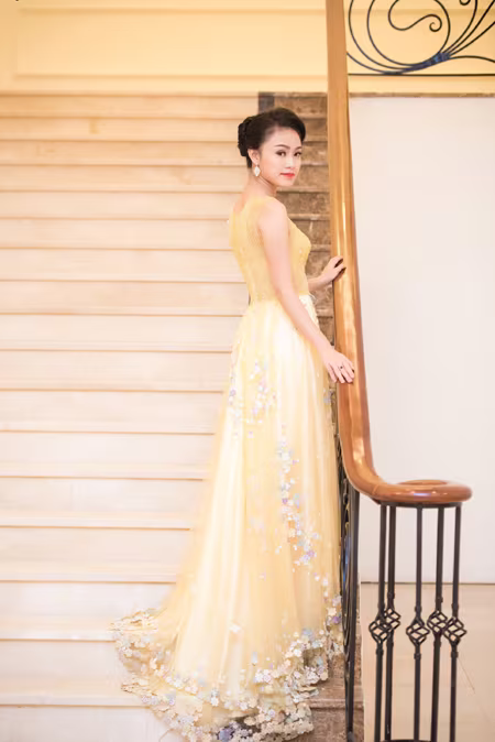 "Cô gái vàng" Hoa hậu Việt Nam ngày càng "lột xác" quyến rũ ảnh 4 "Cô gái vàng" Hoa hậu Việt Nam ngày càng "lột xác" quyến rũ ảnh 4