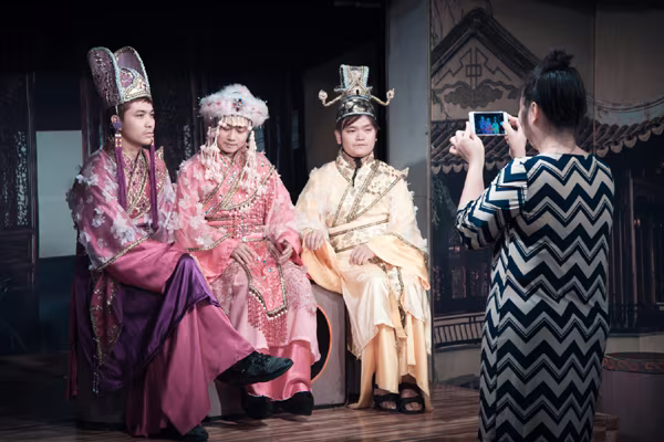 Trịnh Tú Trung và Tim rủ nhau "lấn sân" kịch nói ảnh 8 Trịnh Tú Trung và Tim rủ nhau "lấn sân" kịch nói ảnh 8