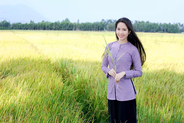 Ngỡ ngàng với hình ảnh "chân quê" của Hoa hậu Dương Kim Ánh ảnh 3 Ngỡ ngàng với hình ảnh "chân quê" của Hoa hậu Dương Kim Ánh ảnh 3