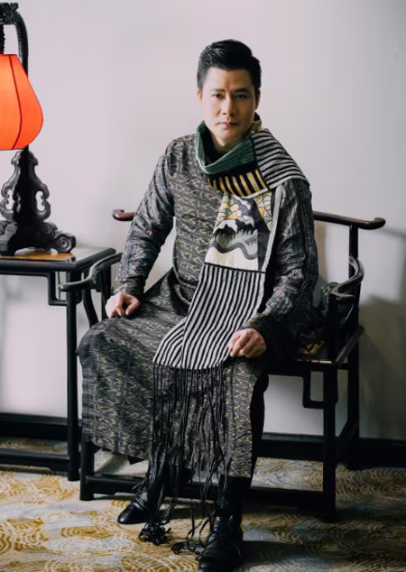 Hé lộ bộ sưu tập áo dài của NTK Vũ Việt Hà lấy cảm hứng từ người H’Mong Đen ảnh 3 Hé lộ bộ sưu tập áo dài của NTK Vũ Việt Hà lấy cảm hứng từ người H’Mong Đen ảnh 3