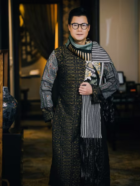 Hé lộ bộ sưu tập áo dài của NTK Vũ Việt Hà lấy cảm hứng từ người H’Mong Đen ảnh 4 Hé lộ bộ sưu tập áo dài của NTK Vũ Việt Hà lấy cảm hứng từ người H’Mong Đen ảnh 4