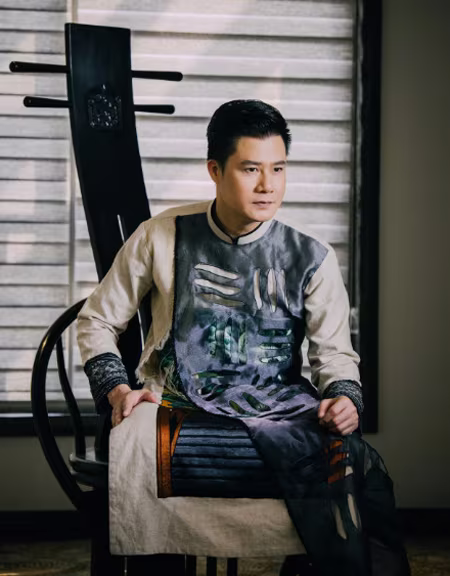 Hé lộ bộ sưu tập áo dài của NTK Vũ Việt Hà lấy cảm hứng từ người H’Mong Đen ảnh 5 Hé lộ bộ sưu tập áo dài của NTK Vũ Việt Hà lấy cảm hứng từ người H’Mong Đen ảnh 5