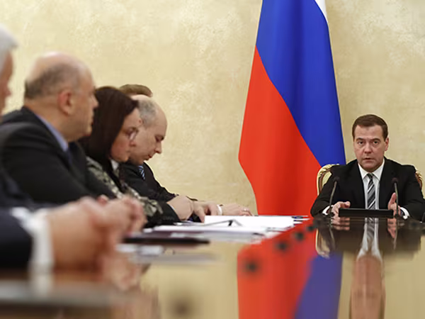 Trong “bão khủng hoảng đồng rúp”, Nga vẫn…tự tin ảnh 1 Trong “bão khủng hoảng đồng rúp”, Nga vẫn…tự tin ảnh 1