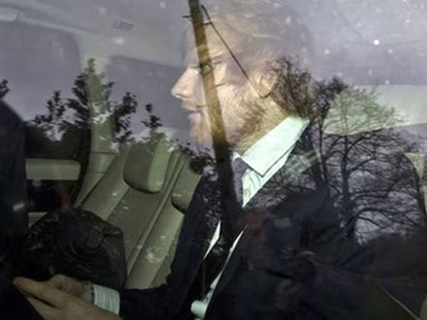 Danh ca Elton John kết hôn với người tình đồng giới ảnh 6