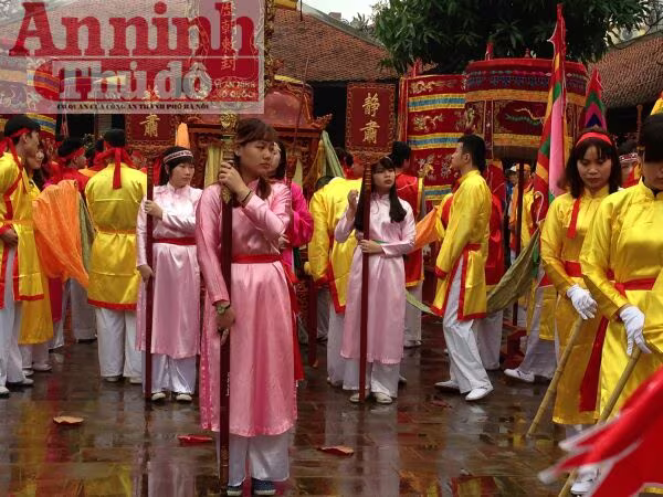 Lễ rước “hoành tráng” ở làng lụa lớn nhất nước ảnh 8 Lễ rước “hoành tráng” ở làng lụa lớn nhất nước ảnh 8