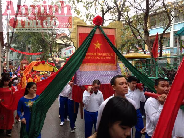Lễ rước “hoành tráng” ở làng lụa lớn nhất nước ảnh 14 Lễ rước “hoành tráng” ở làng lụa lớn nhất nước ảnh 14