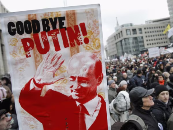 Nhân vật đối lập của Tổng thống Putin thu hút hàng nghìn người cùng biểu tình ảnh 1