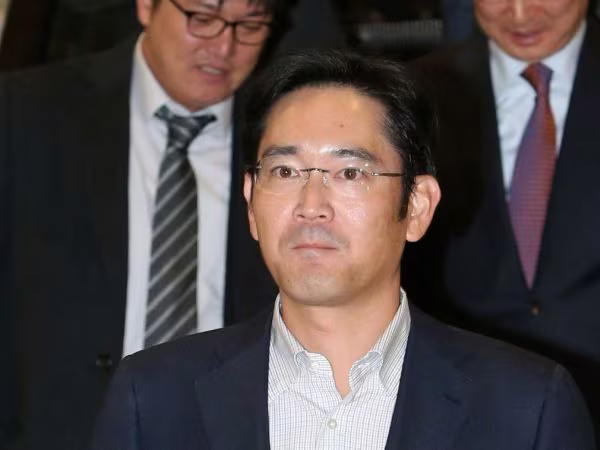 Phó Chủ tịch Samsung bị thẩm vấn trong vụ bê bối "Park Geun-hye" ảnh 1 Phó Chủ tịch Samsung bị thẩm vấn trong vụ bê bối "Park Geun-hye" ảnh 1
