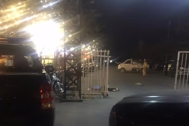 Cảnh sát Hình sự Hà Nội đang điều tra vụ lái xe taxi bị cứa cổ gần SVĐ Mỹ Đình ảnh 1