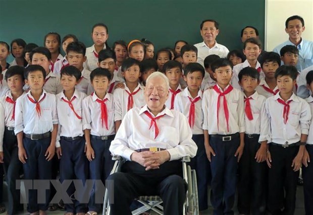 Đại tướng Lê Đức Anh: Vị tướng tài ba, nhà lãnh đạo xuất sắc hình ảnh 2 Dai tuong Le Duc Anh: Vi tuong tai ba, nha lanh dao xuat sac hinh anh 2