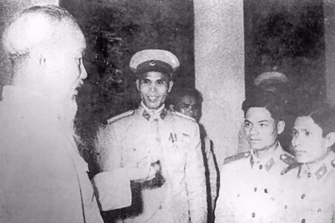 Nhớ Bác, càng phải sống xứng đáng với tình cảm của Người ảnh 2 Nhớ Bác, càng phải sống xứng đáng với tình cảm của Người ảnh 2