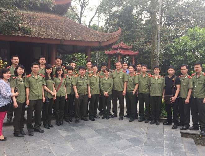Những tấm lòng đến với Trung tâm nuôi dưỡng người già và trẻ tàn tật Ba Vì ảnh 6 Những tấm lòng đến với Trung tâm nuôi dưỡng người già và trẻ tàn tật Ba Vì ảnh 6