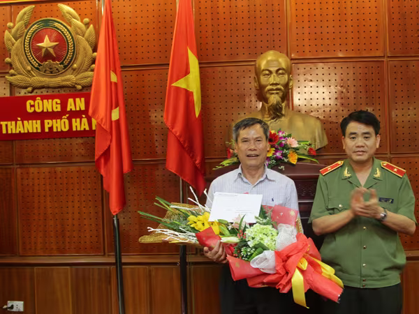 Công an Hà Nội vinh dự tổ chức Đại hội Đảng bộ điểm của thành phố ảnh 2