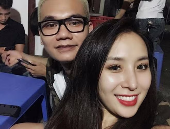 Thanh Thảo xuất thân từ trường Cao đẳng Múa Việt Nam và quen biết với Khắc Việt trong lần đi làm thêm hồi sinh viên cách đây 7 năm Thanh Thảo xuất thân từ trường Cao đẳng Múa Việt Nam và quen biết với Khắc Việt trong lần đi làm thêm hồi sinh viên cách đây 7 năm