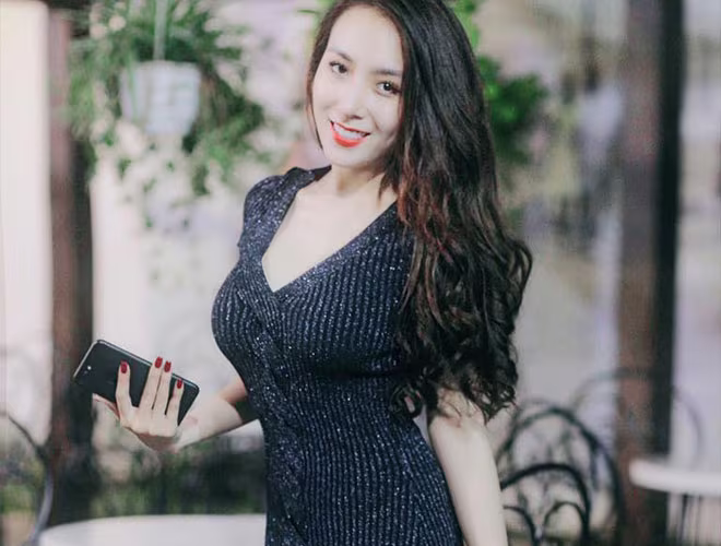 Cùng thân hình gợi cảm Cùng thân hình gợi cảm