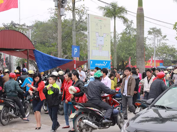 Chưa khai ấn, người người đã đổ về đền Trần ảnh 3 Chưa khai ấn, người người đã đổ về đền Trần ảnh 3