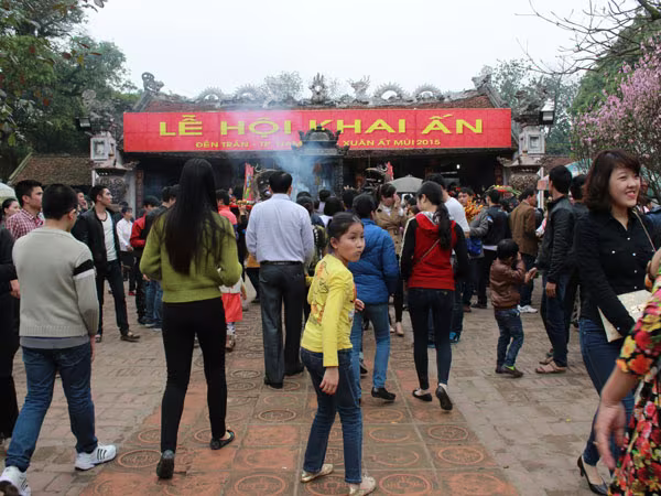 Chưa khai ấn, người người đã đổ về đền Trần ảnh 6 Chưa khai ấn, người người đã đổ về đền Trần ảnh 6