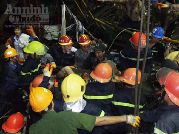 Công an Hà Tĩnh vào cuộc điều tra nguyên nhân vụ sập giàn giáo ở Formosa ảnh 1