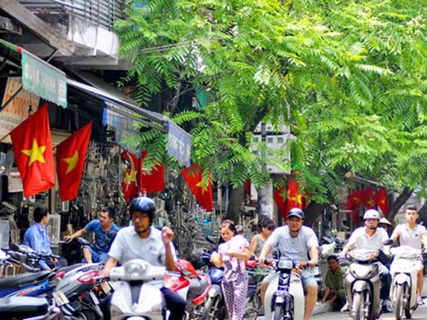 Hà Nội rực rỡ, bình yên trong ngày 30-4 lịch sử ảnh 9