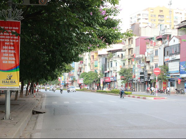 Hà Nội rực rỡ, bình yên trong ngày 30-4 lịch sử ảnh 1 Hà Nội rực rỡ, bình yên trong ngày 30-4 lịch sử ảnh 1