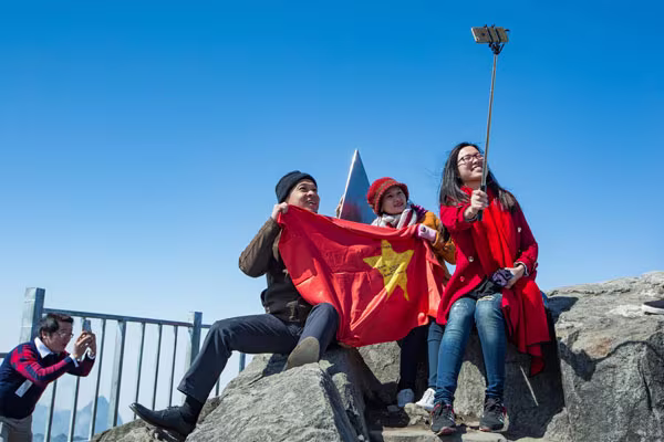 Cáp treo Fansipan: Điểm dừng chân hấp dẫn của du khách trẻ ảnh 4 Cáp treo Fansipan: Điểm dừng chân hấp dẫn của du khách trẻ ảnh 4