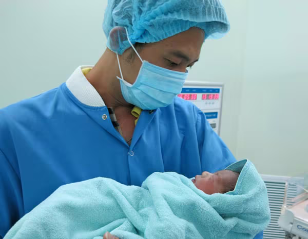 Vinmec áp dụng phương pháp truyền ối mới cứu thai nhi sinh non ảnh 2 Vinmec áp dụng phương pháp truyền ối mới cứu thai nhi sinh non ảnh 2