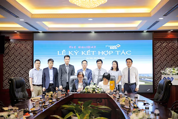 FLC Holiday và PVcomBank ký kết thỏa thuận hợp tác ảnh 1 FLC Holiday và PVcomBank ký kết thỏa thuận hợp tác ảnh 1