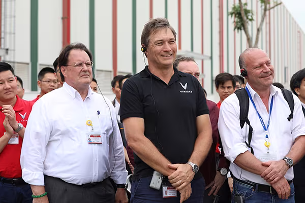 VinFast hoàn thành sản xuất thử nghiệm chiếc xe Lux SUV đầu tiên ảnh 12 VinFast hoàn thành sản xuất thử nghiệm chiếc xe Lux SUV đầu tiên ảnh 12