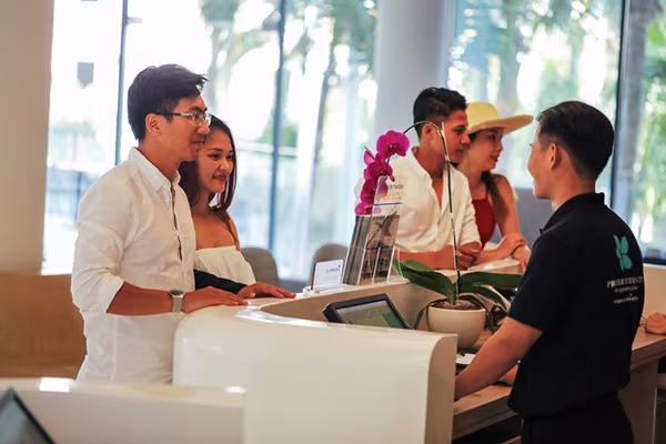 Nới visa, khách đến Việt Nam không đủ chỗ tiêu tiền ảnh 2 Nới visa, khách đến Việt Nam không đủ chỗ tiêu tiền ảnh 2