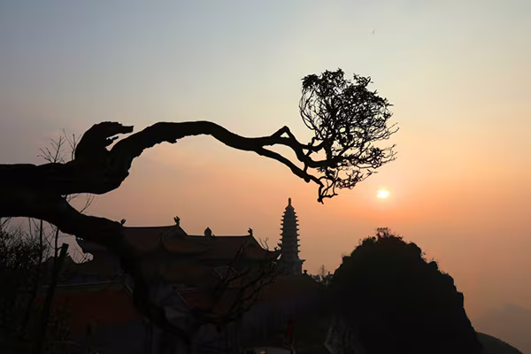 Cẩm nang du lịch "thành phố trong mây" từ A đến Z ảnh 6 Cẩm nang du lịch "thành phố trong mây" từ A đến Z ảnh 6